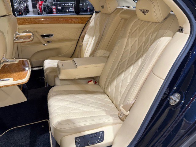 Used 2015 Bentley Flying Spur W12 image 62