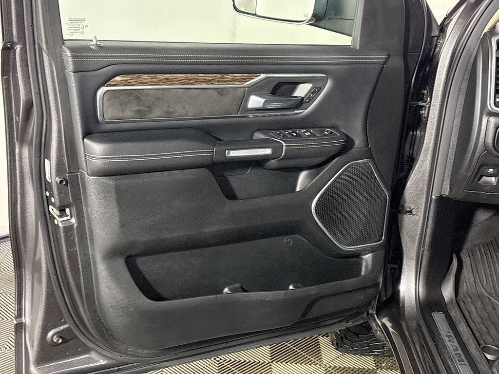 Used 2020 RAM 1500 Laramie AWD/4WD image 10