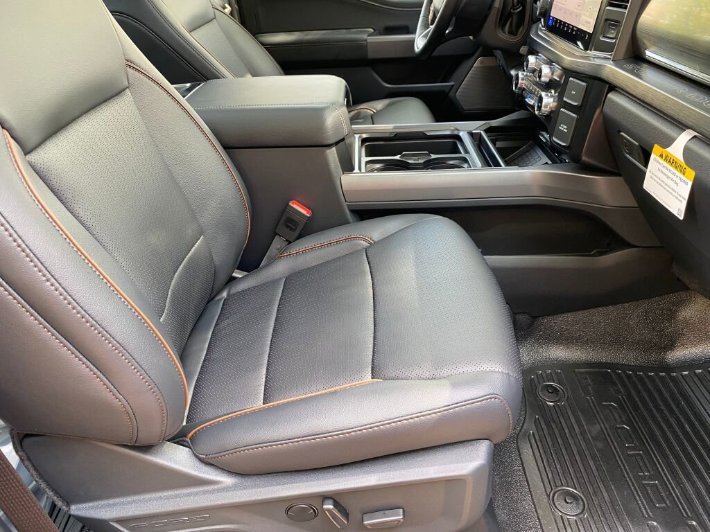 New 2026 Ford F350 Lariat w/ Black Appearance Package image 21