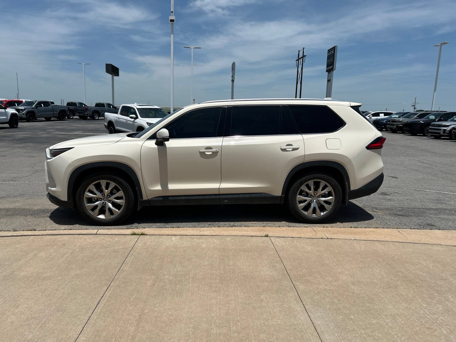 Used 2024 Toyota Grand Highlander FWD image 8