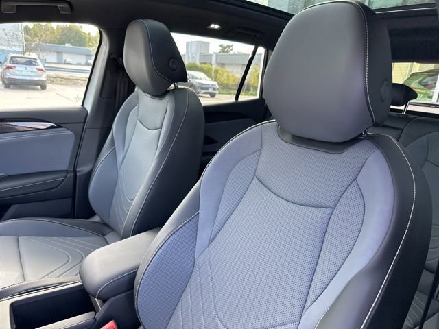 New 2025 Volkswagen Tiguan SE R-Line image 12