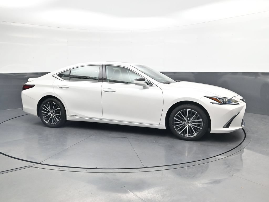 Used 2022 Lexus ES 300h w/ Premium Package FWD image 4