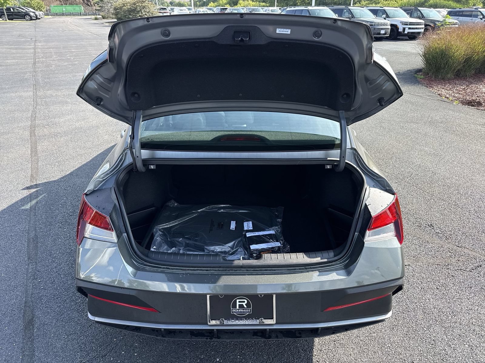 New 2026 Hyundai Elantra SEL Sport FWD image 25