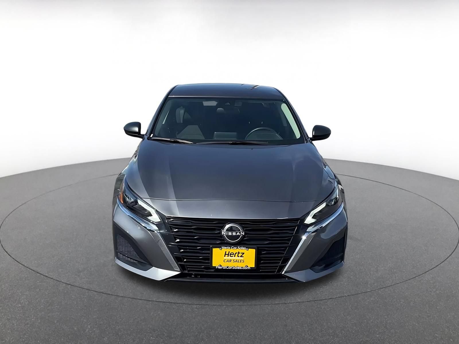 Used 2025 Nissan Altima 2.5 SV FWD image 4