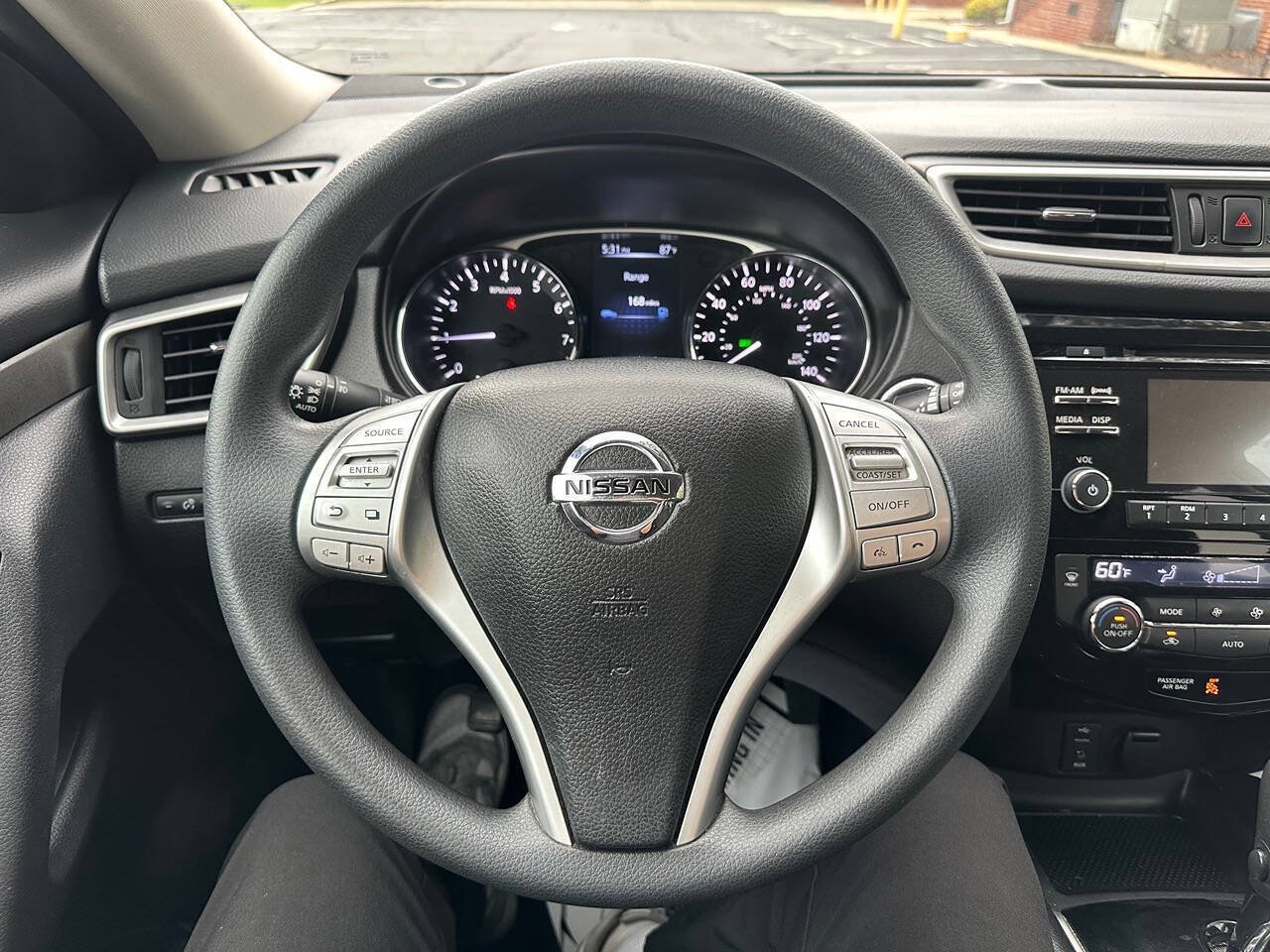 Used 2015 Nissan Rogue SV FWD image 18