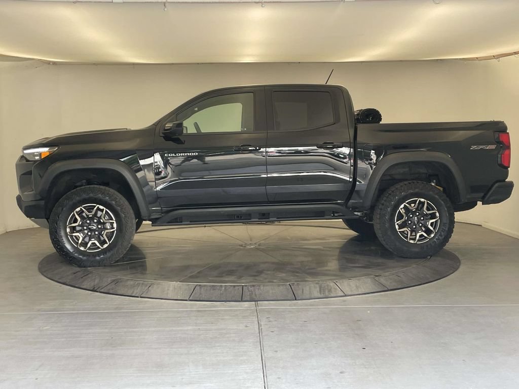 Used 2023 Chevrolet Colorado ZR2 w/ ZR2 Convenience Package III AWD/4WD image 2
