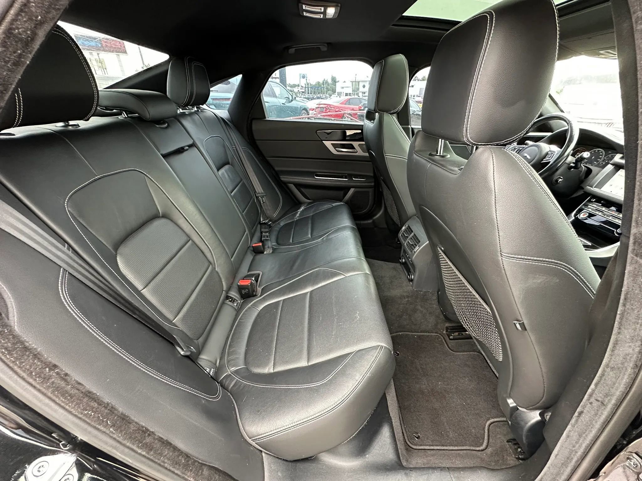 Used 2017 Jaguar XF R-Sport AWD/4WD image 14
