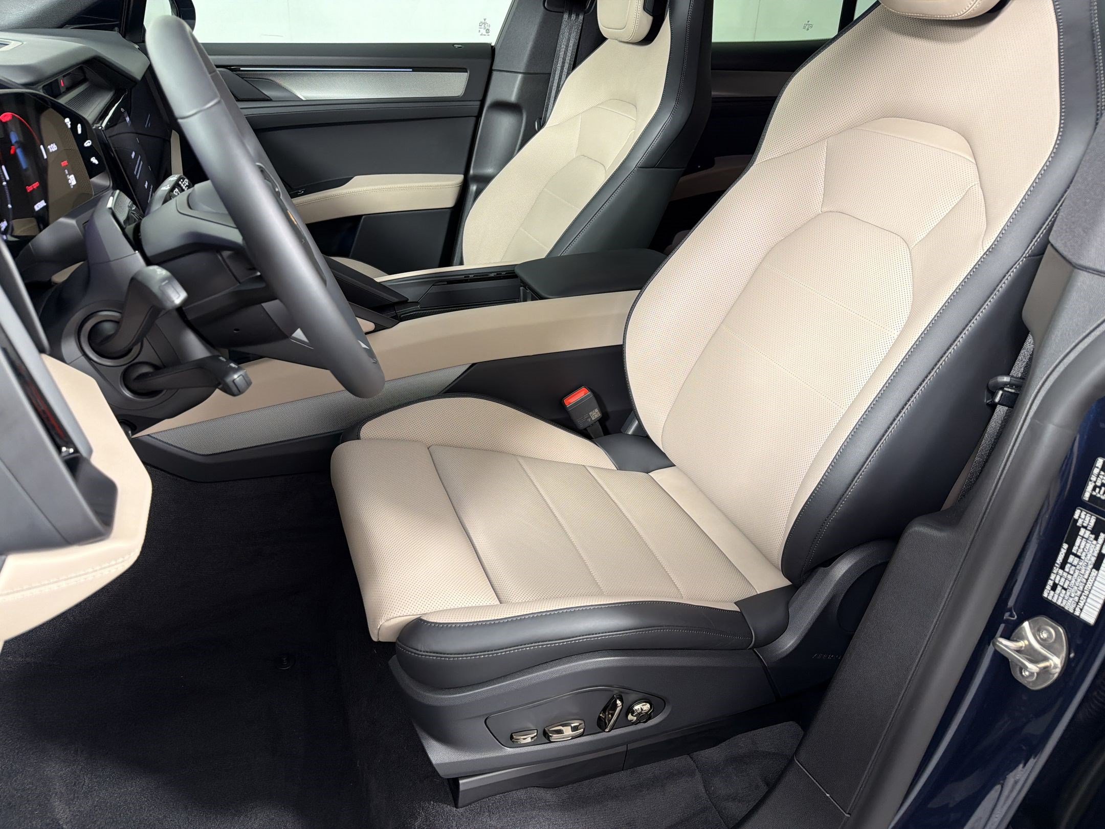New 2026 Porsche Cayenne Electric AWD/4WD image 5