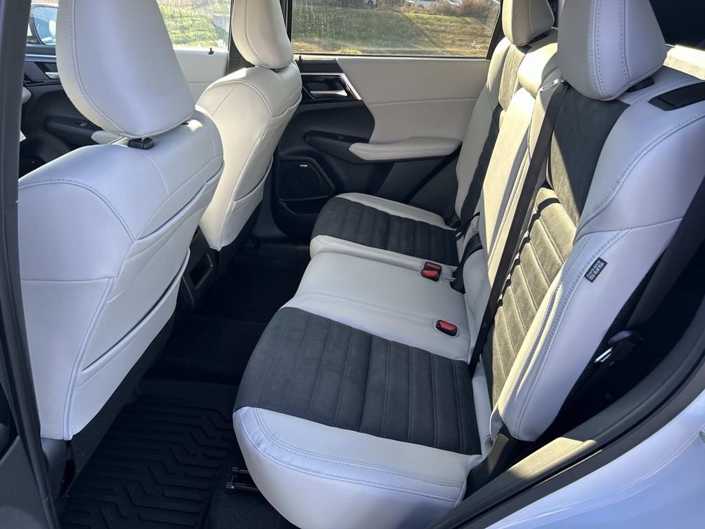 New 2026 Mitsubishi Outlander SE FWD image 19