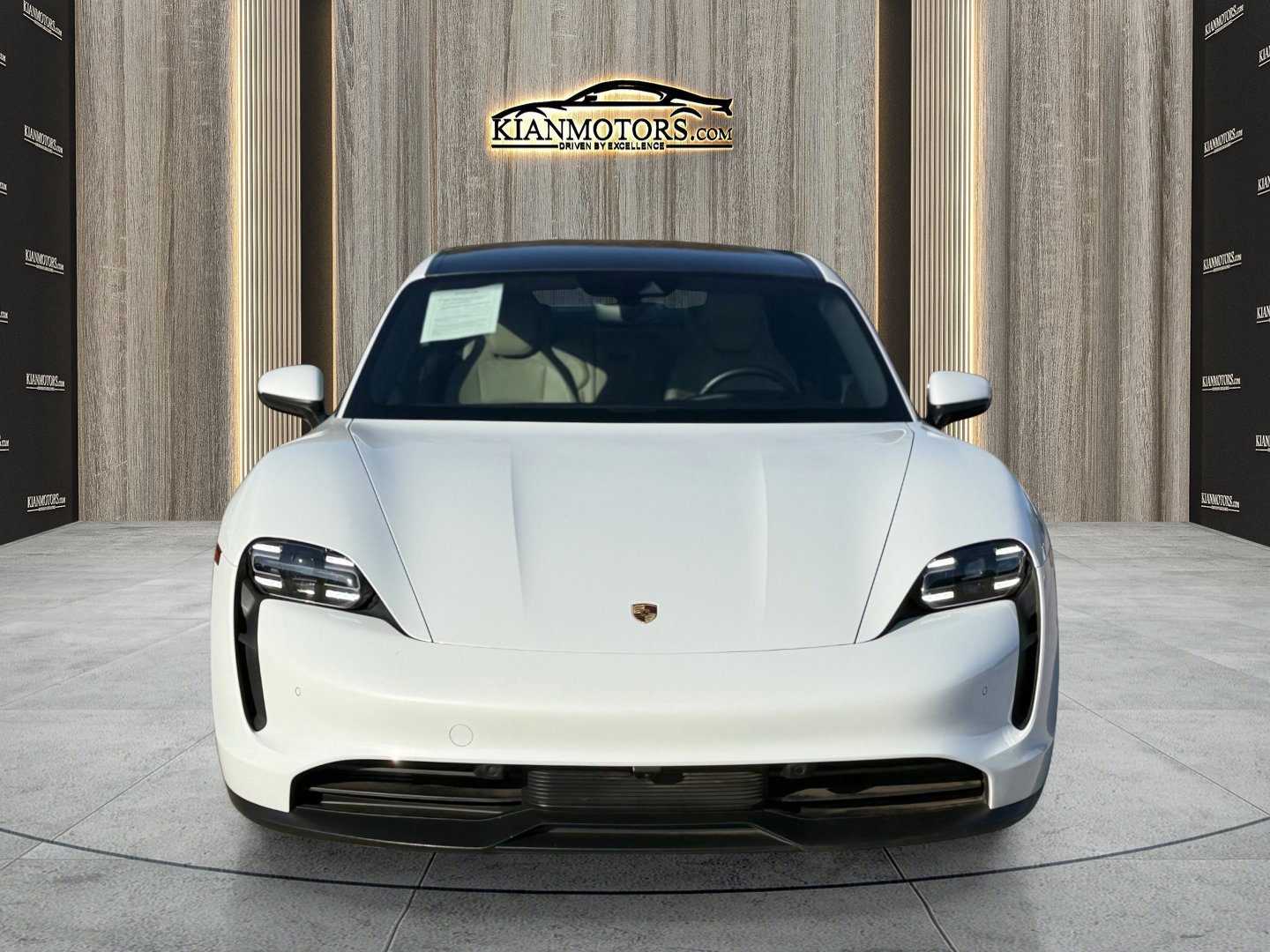 Used 2022 Porsche Taycan image 5