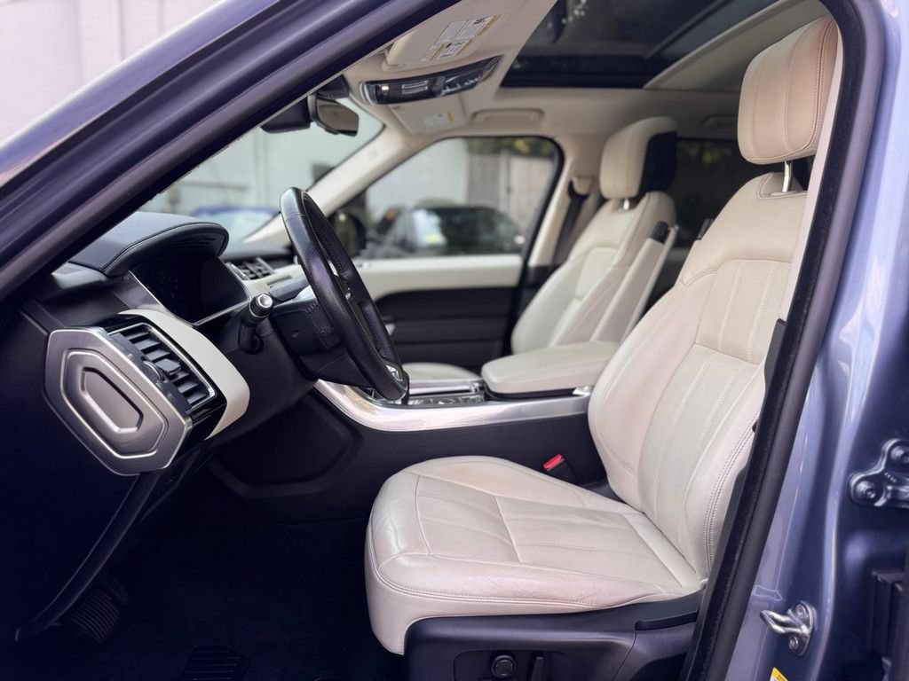 Used 2019 Land Rover Range Rover Sport HSE AWD/4WD image 18