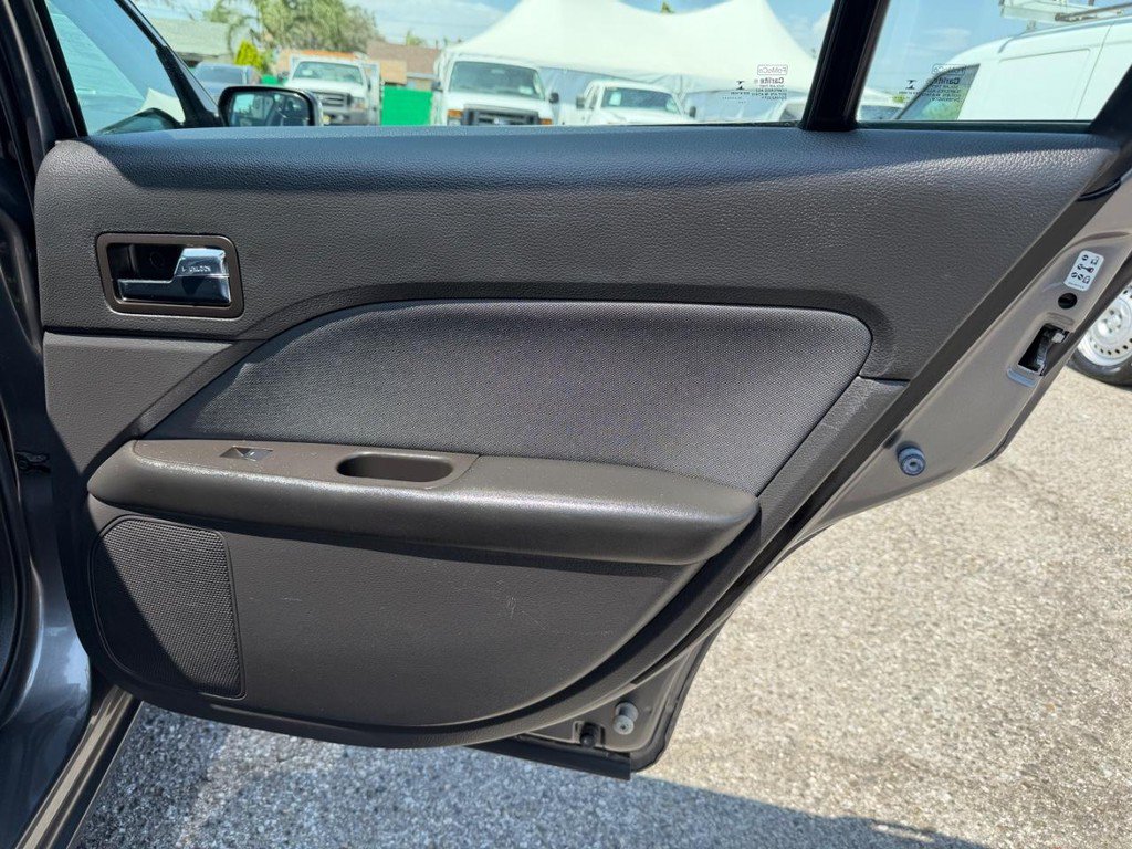 Used 2012 Ford Fusion SE FWD image 32