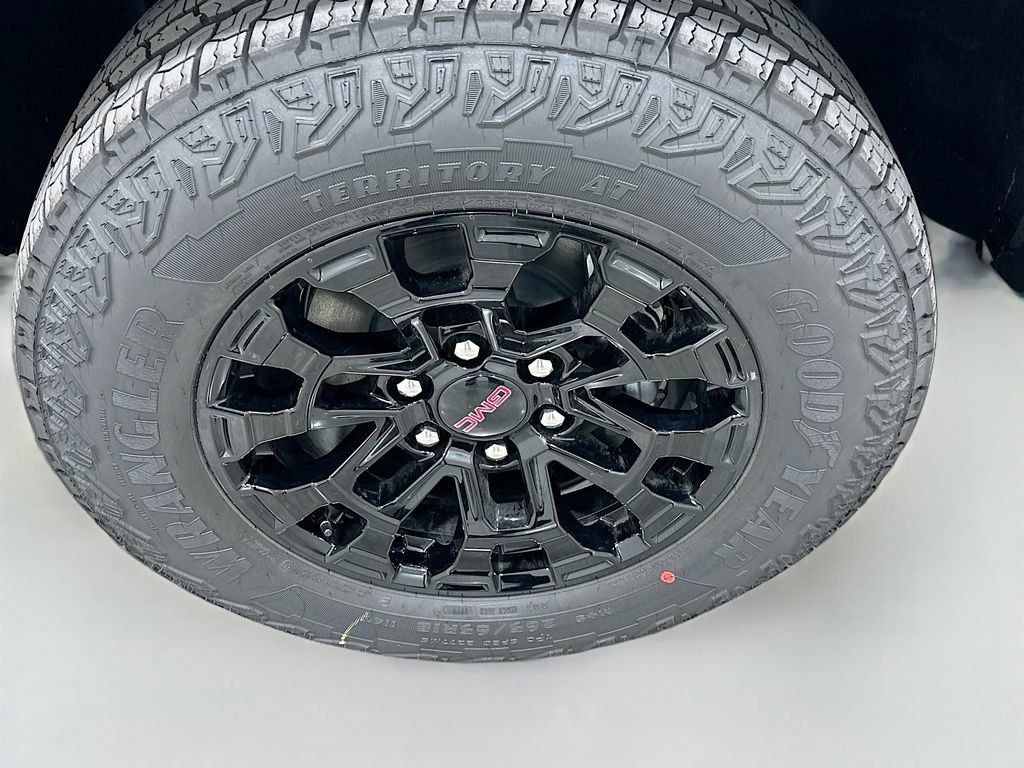 New 2026 GMC Canyon Elevation w/ Convenience Package RWD image 32
