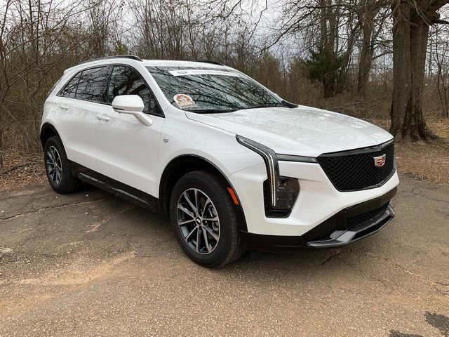 Certified 2025 Cadillac XT4 Sport image 3