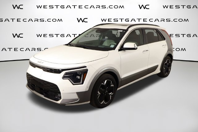Used 2023 Kia Niro Wave FWD 360° Tour