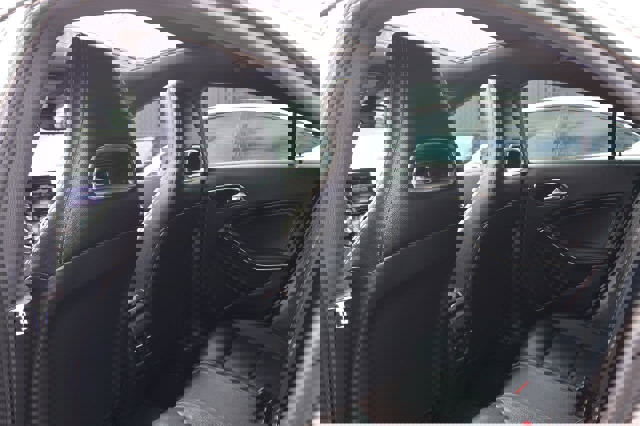 Used 2018 Mercedes-Benz CLA 250 4MATIC image 30