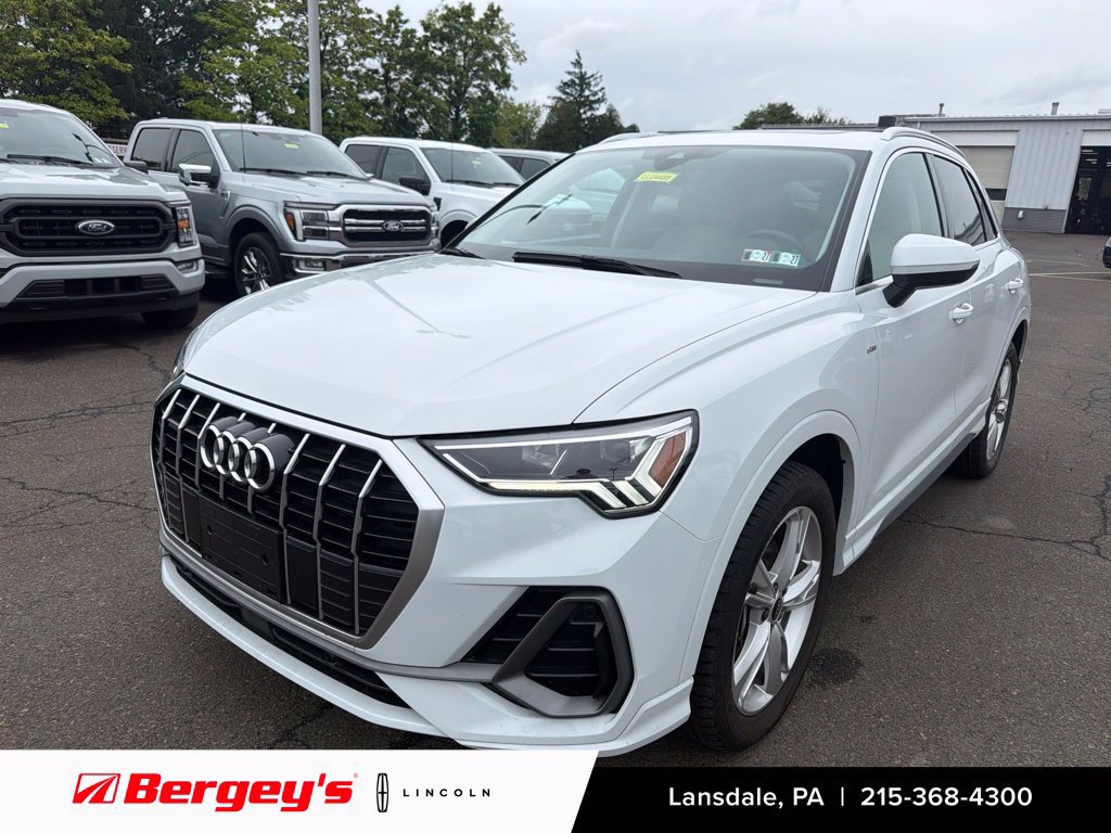 Used 2023 Audi Q3 2.0T Premium Plus w/ Premium Plus Package AWD/4WD image 1