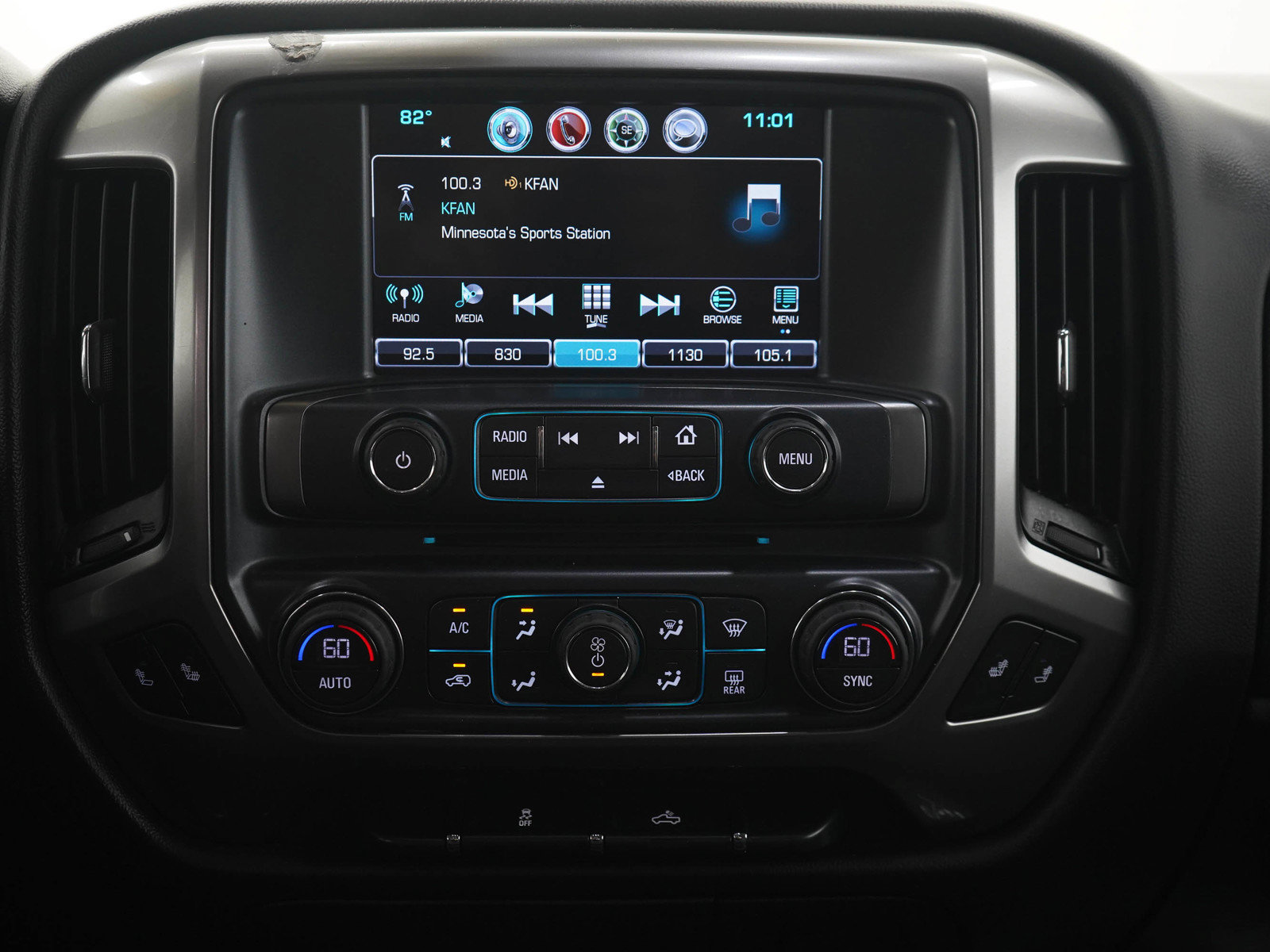 Used 2018 Chevrolet Silverado 1500 LT w/ All Star Edition AWD/4WD image 18