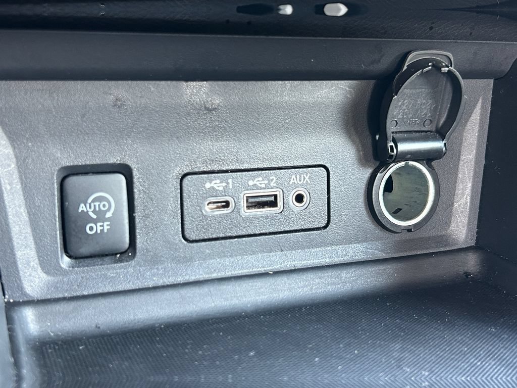 Used 2025 Nissan Sentra SV FWD image 24