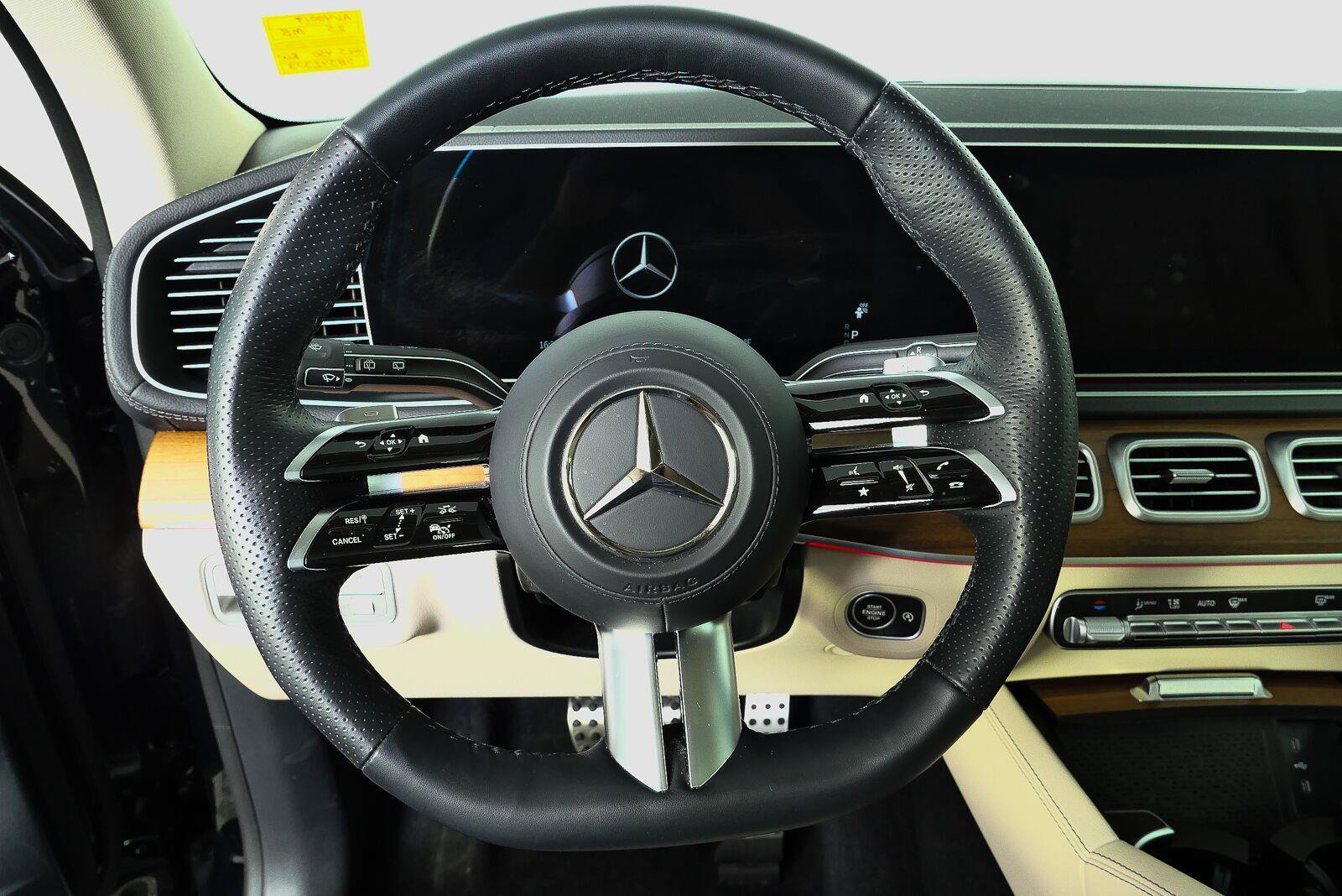 Used 2025 Mercedes-Benz GLS 450 4MATIC image 12
