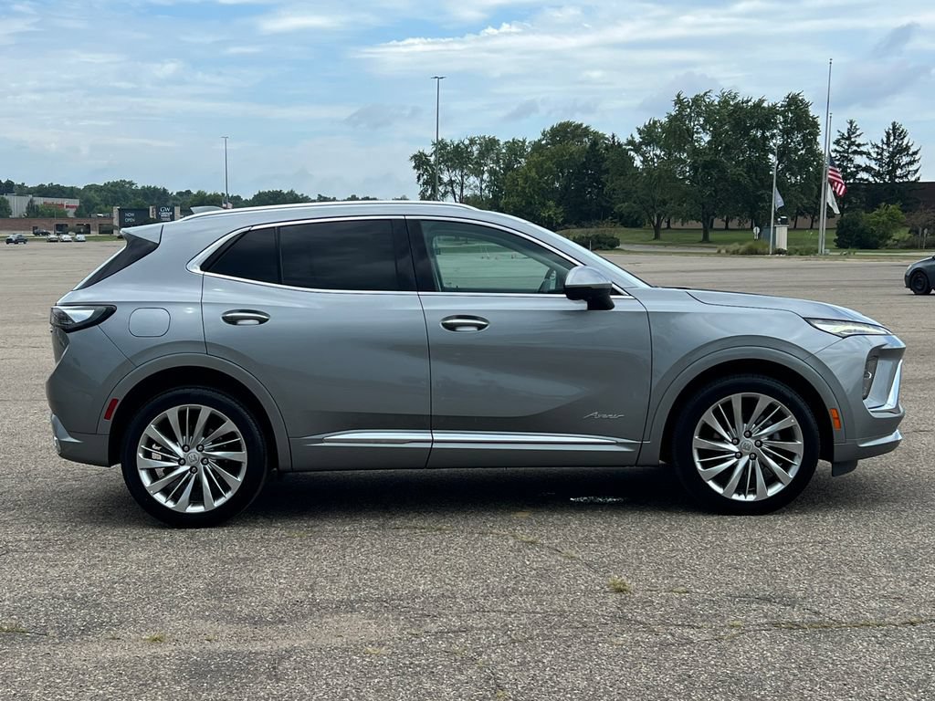 Used 2024 Buick Envision Avenir AWD/4WD image 45
