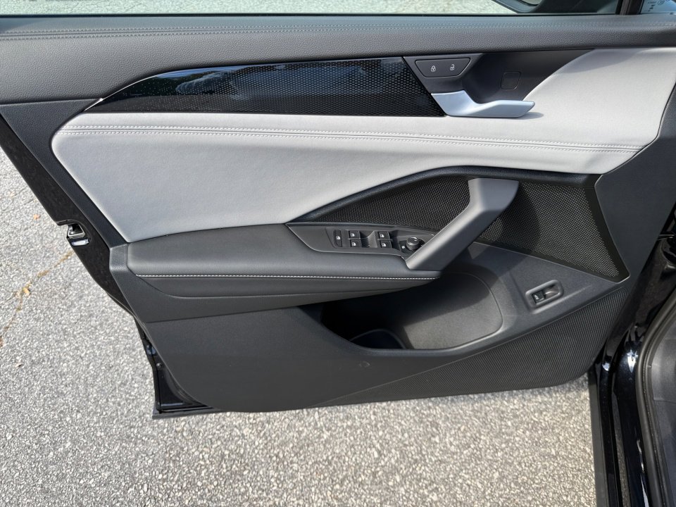 New 2026 Volkswagen Tiguan SE R-Line image 32