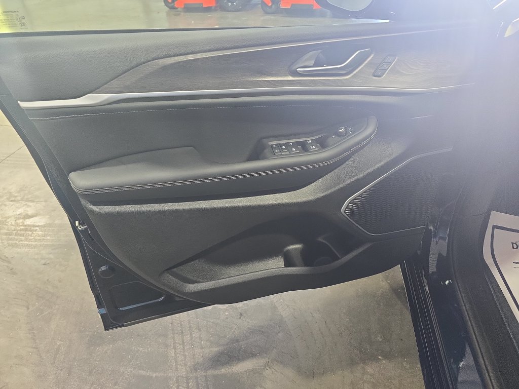 New 2027 Jeep Grand Cherokee L Limited AWD/4WD image 13