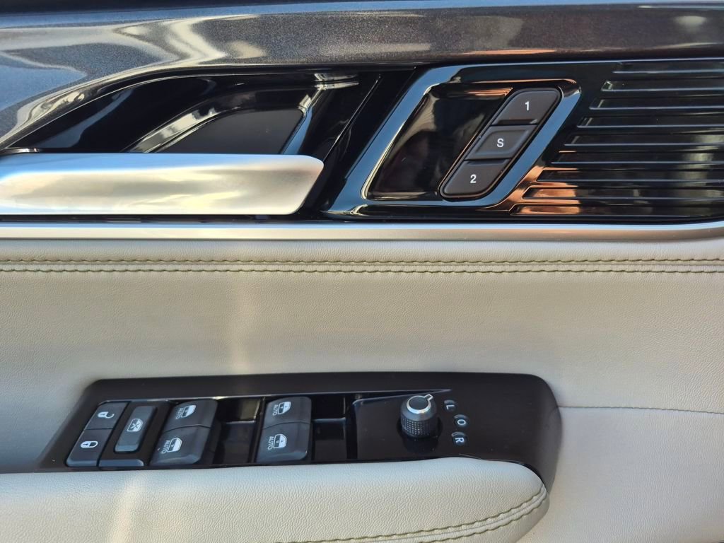 Used 2023 Jeep Wagoneer 2WD w/ Premium Group I image 19