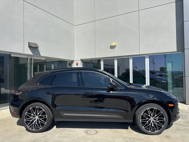 Used 2023 Porsche Macan image 8