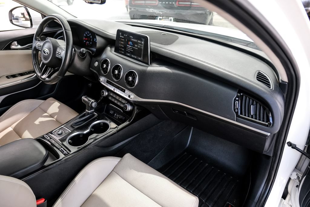 Used 2019 Kia Stinger w/ Sun & Sound Package RWD image 12