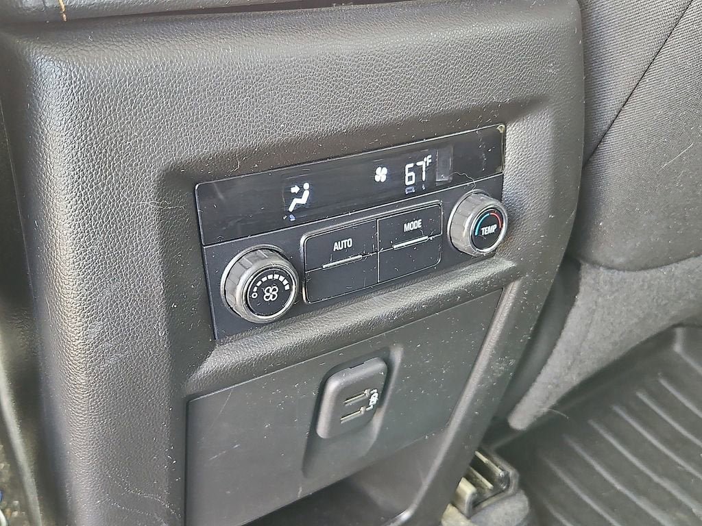 Certified 2021 Chevrolet Traverse LT FWD image 26