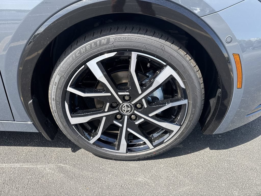 New 2026 Toyota Prius Plug-In Hybrid FWD image 12