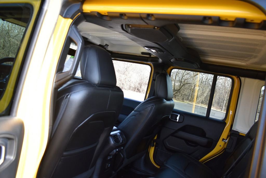 Used 2018 Jeep Wrangler Unlimited Sahara image 28