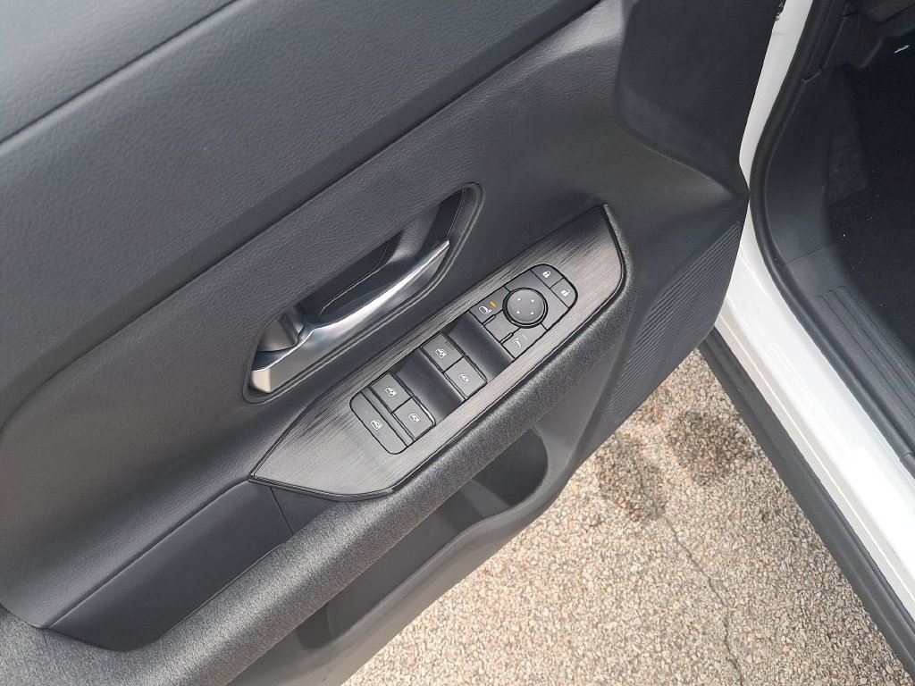 New 2026 Nissan Kicks SV w/ Interior Electronics Package FWD image 12