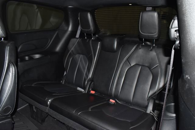 Certified 2025 Chrysler Pacifica Select image 36