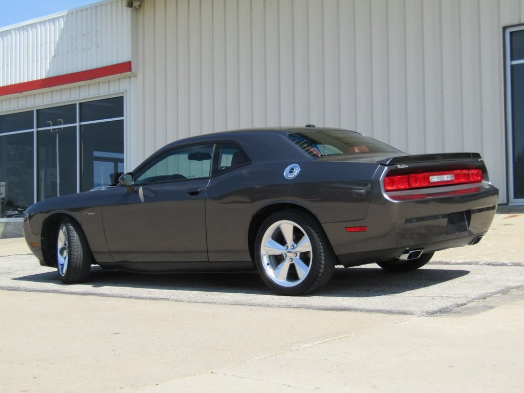Used 2014 Dodge Challenger R/T RWD image 9