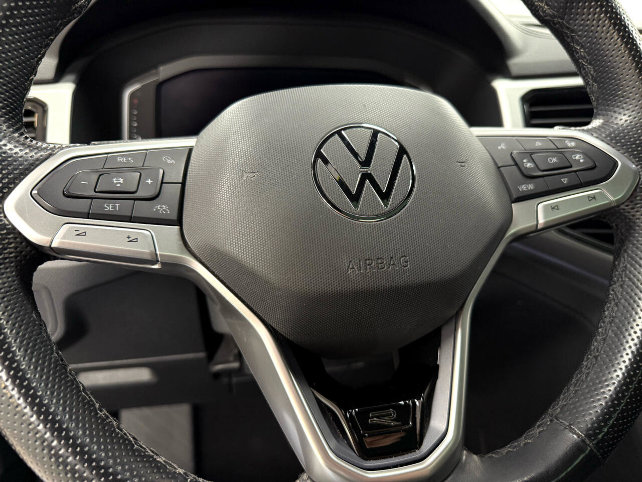 Used 2021 Volkswagen Atlas Cross Sport SEL Premium image 17