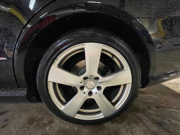 Used 2010 Mercedes-Benz E 350 4MATIC Sedan image 14