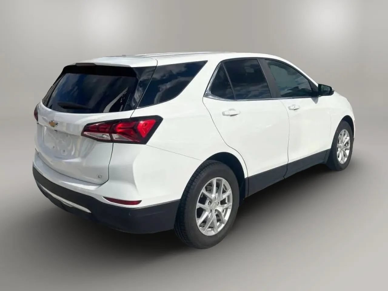 Used 2022 Chevrolet Equinox LT w/ Driver Convenience Package FWD image 8