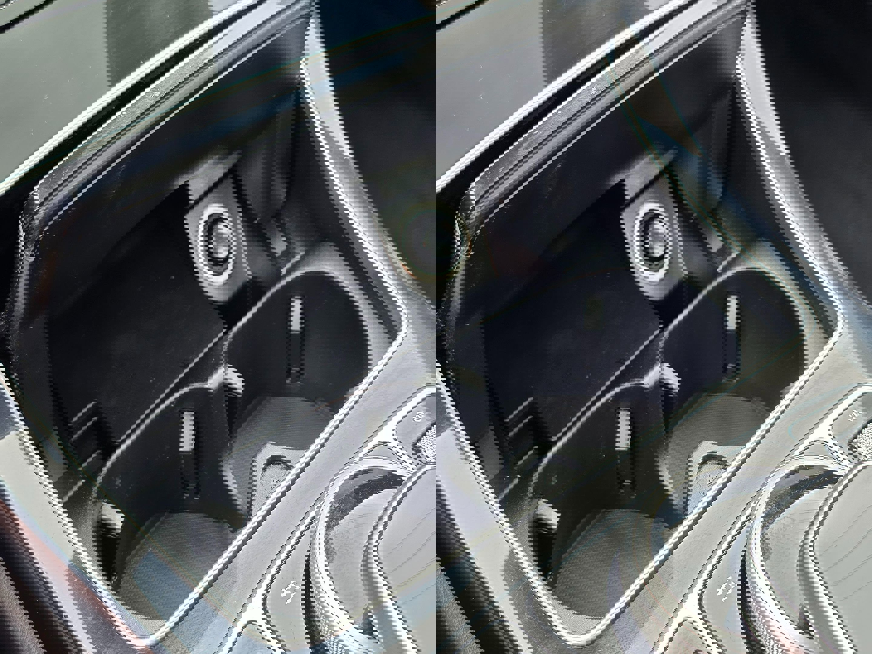 Used 2016 Mercedes-Benz C 350e Sedan w/ Multimedia Package image 36