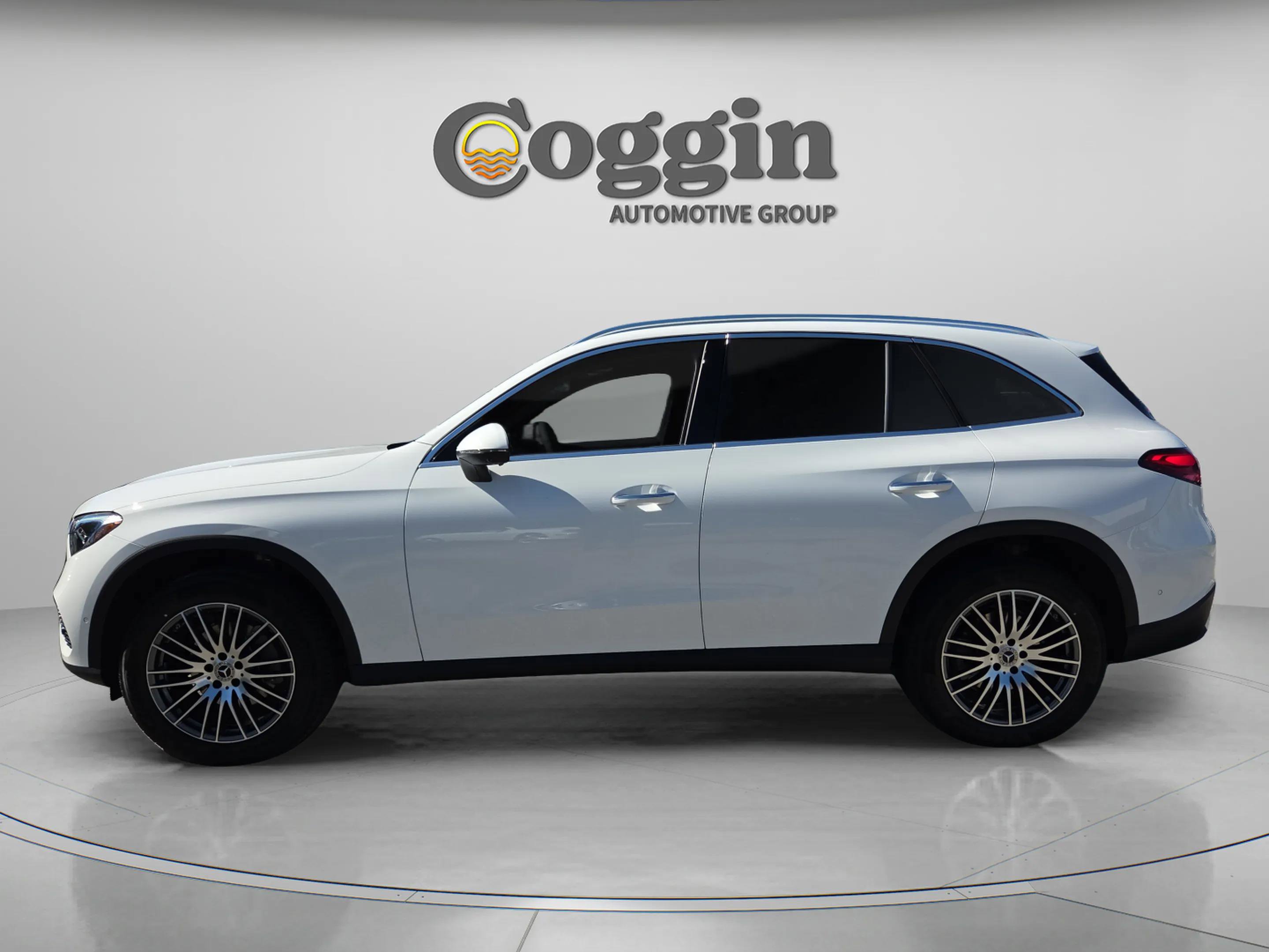 New 2026 Mercedes-Benz GLC 300 image 2