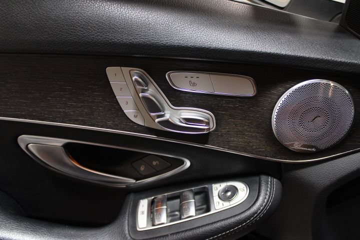Used 2019 Mercedes-Benz C 300 4MATIC Sedan image 16