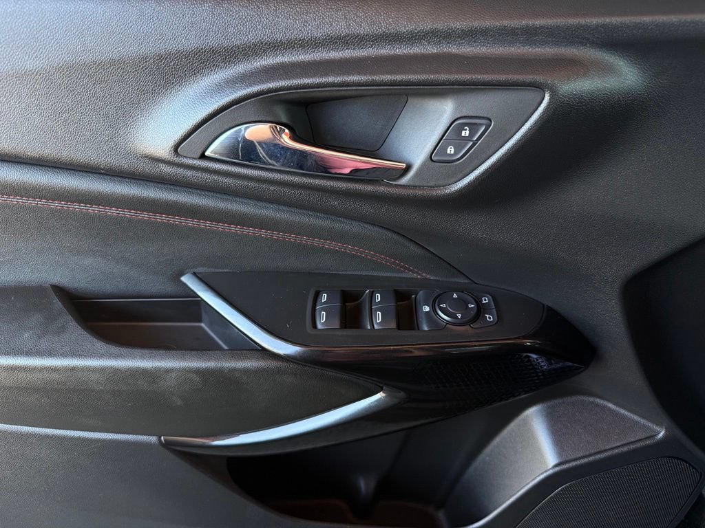 Used 2024 Chevrolet Trax RS FWD image 20