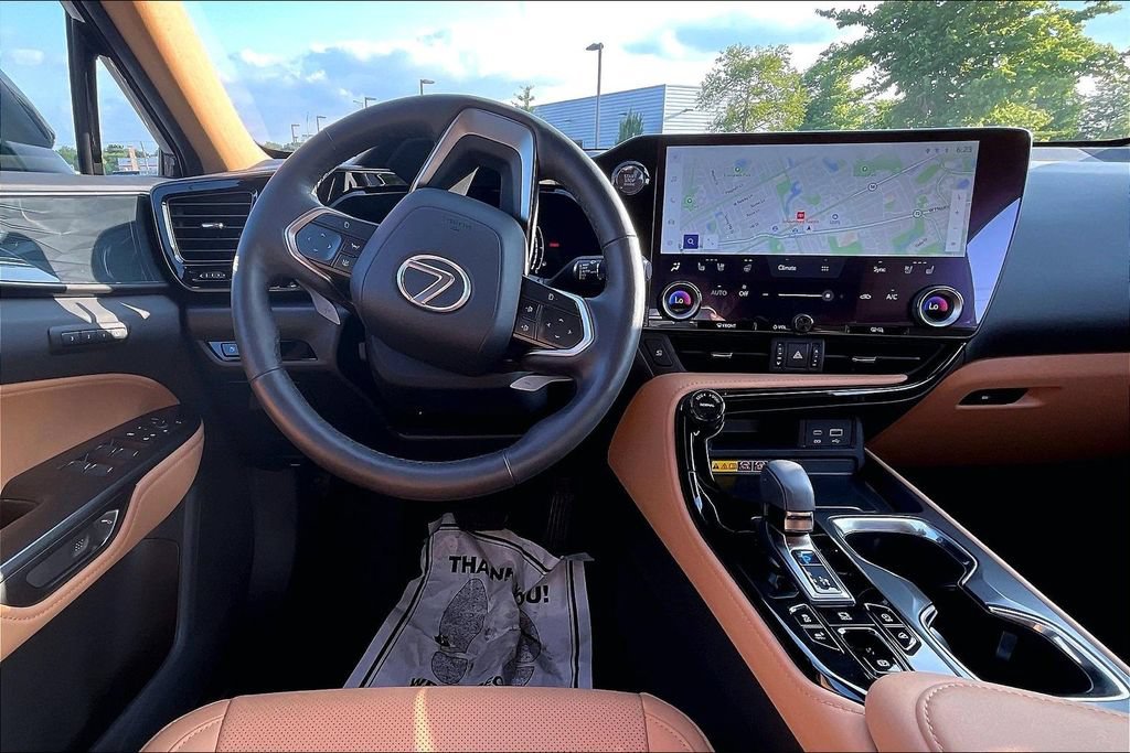 Used 2025 Lexus NX 350 AWD w/ Accessory Package (2T) image 5