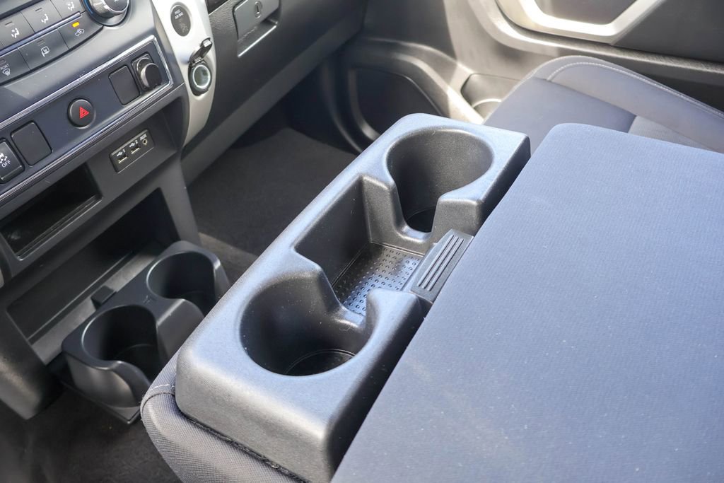 Used 2019 Nissan Titan SV image 16