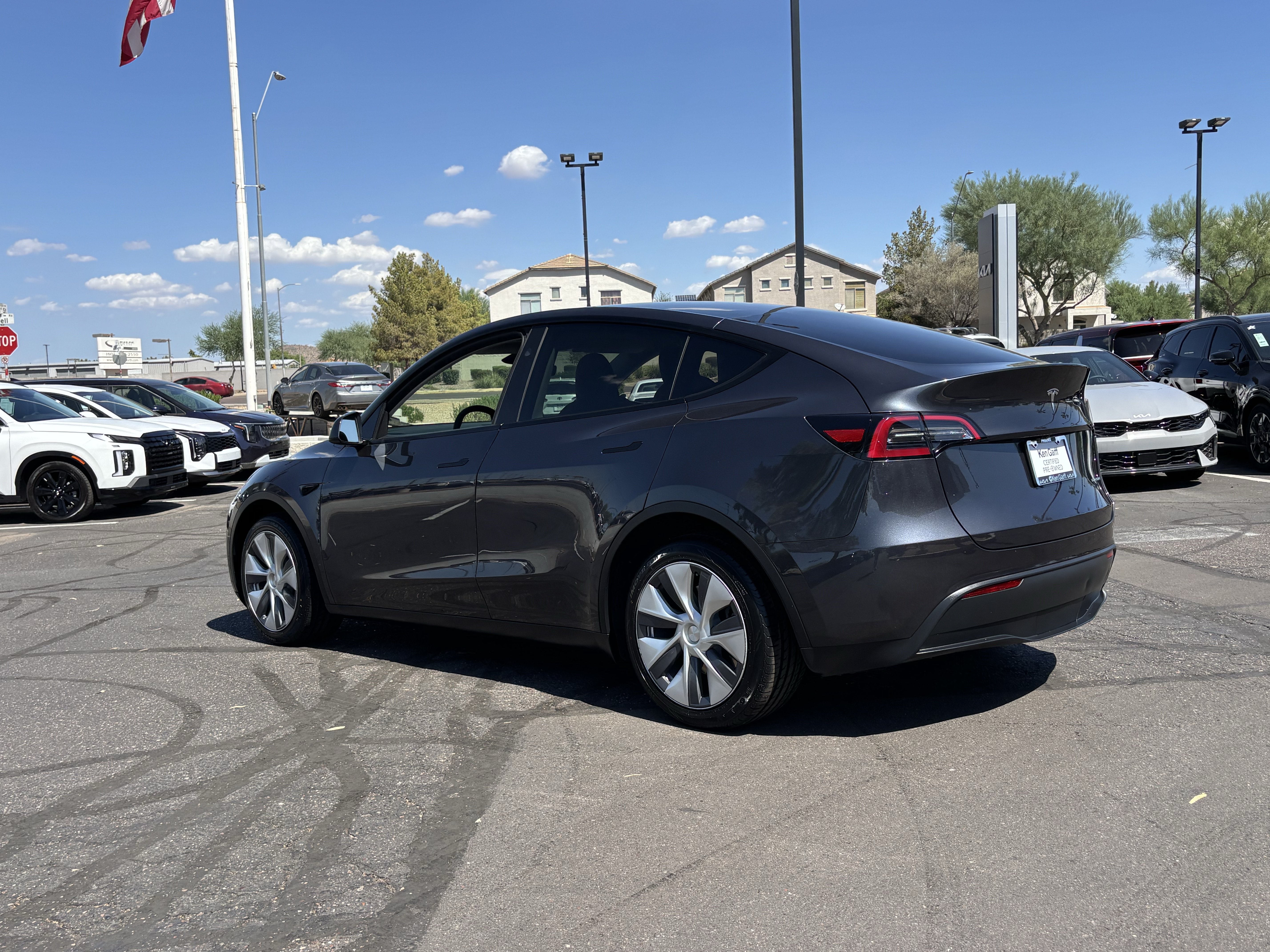 Used 2024 Tesla Model Y Long Range AWD/4WD image 4
