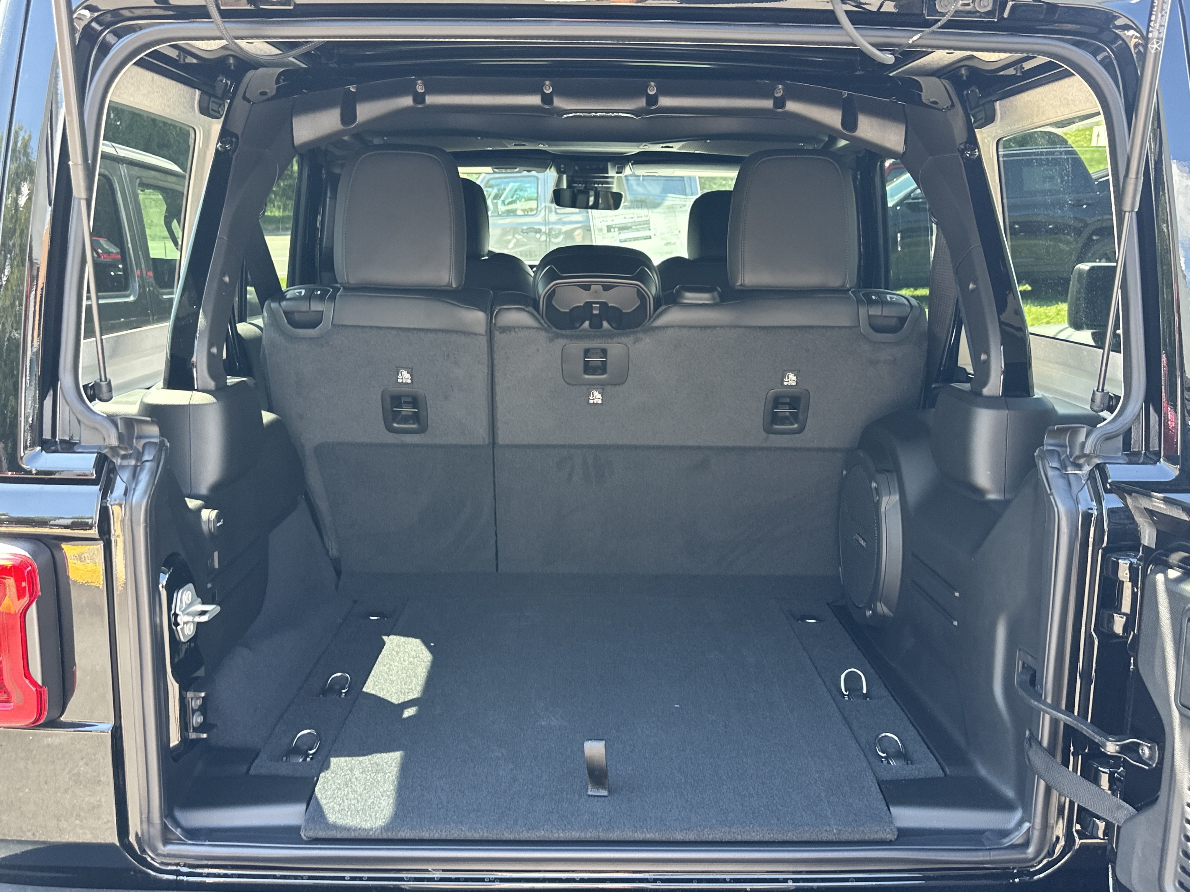 New 2027 Jeep Wrangler Unlimited Rubicon AWD/4WD image 15