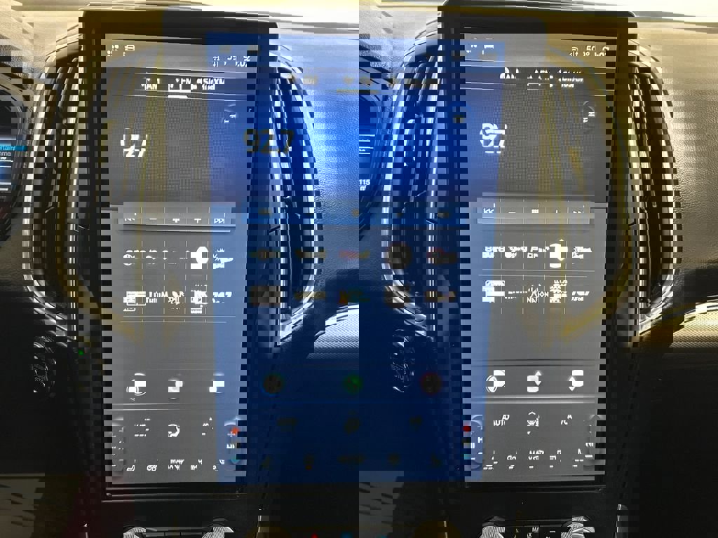 Used 2023 Ford Edge ST image 11