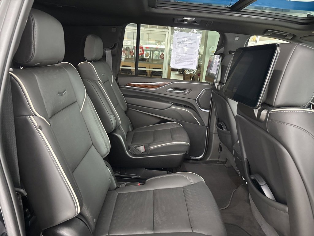 Used 2024 Cadillac Escalade ESV Premium Luxury image 43