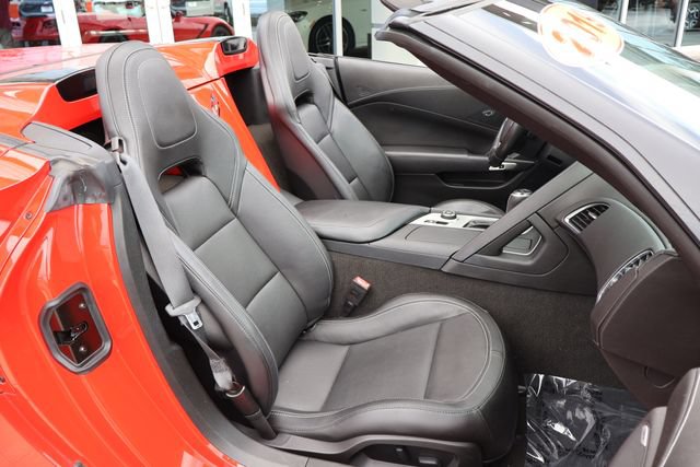 Used 2019 Chevrolet Corvette Stingray Convertible w/ Carbon Flash Badge Package RWD image 18